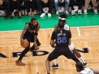 开云体育入口-凯尔特人逆转独行侠，主场胜利