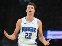 开云体育官方网站-凯尔特人大胜马刺，强势登顶东部