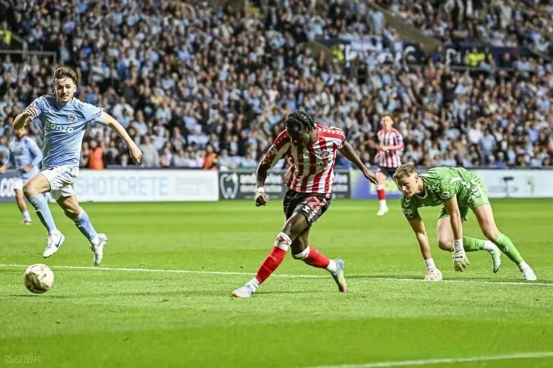 英国队赤手空拳夺冠，飞速奔流