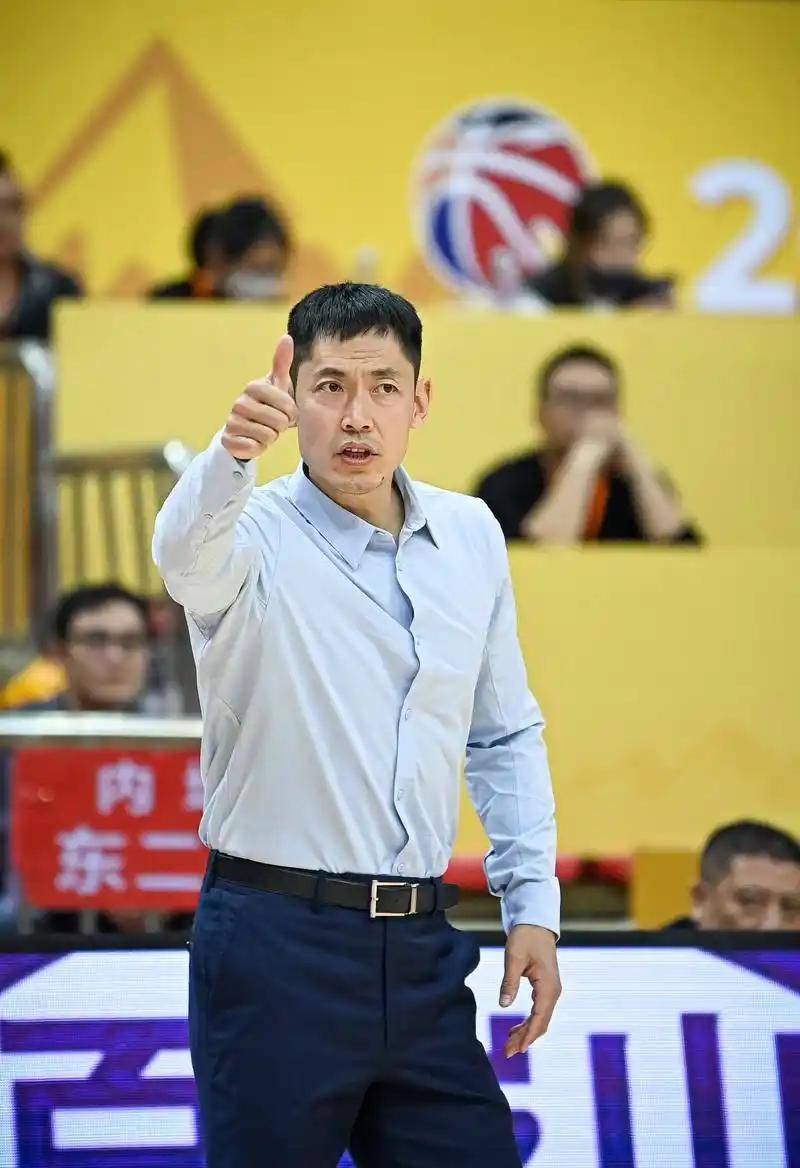 佩鲁贾球员连续受伤，主力缺席困扰教练的简单介绍