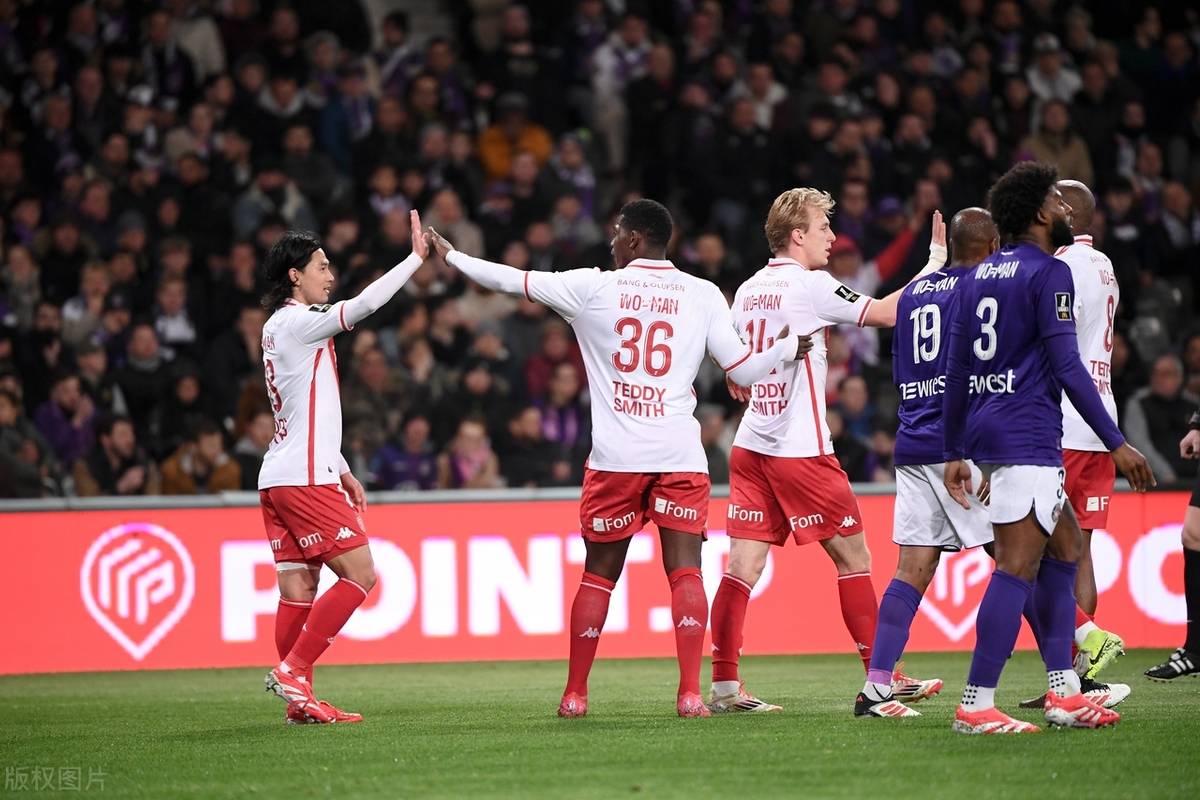 包含里尔再次失利:主场负于斯特拉斯堡，保持低位的词条