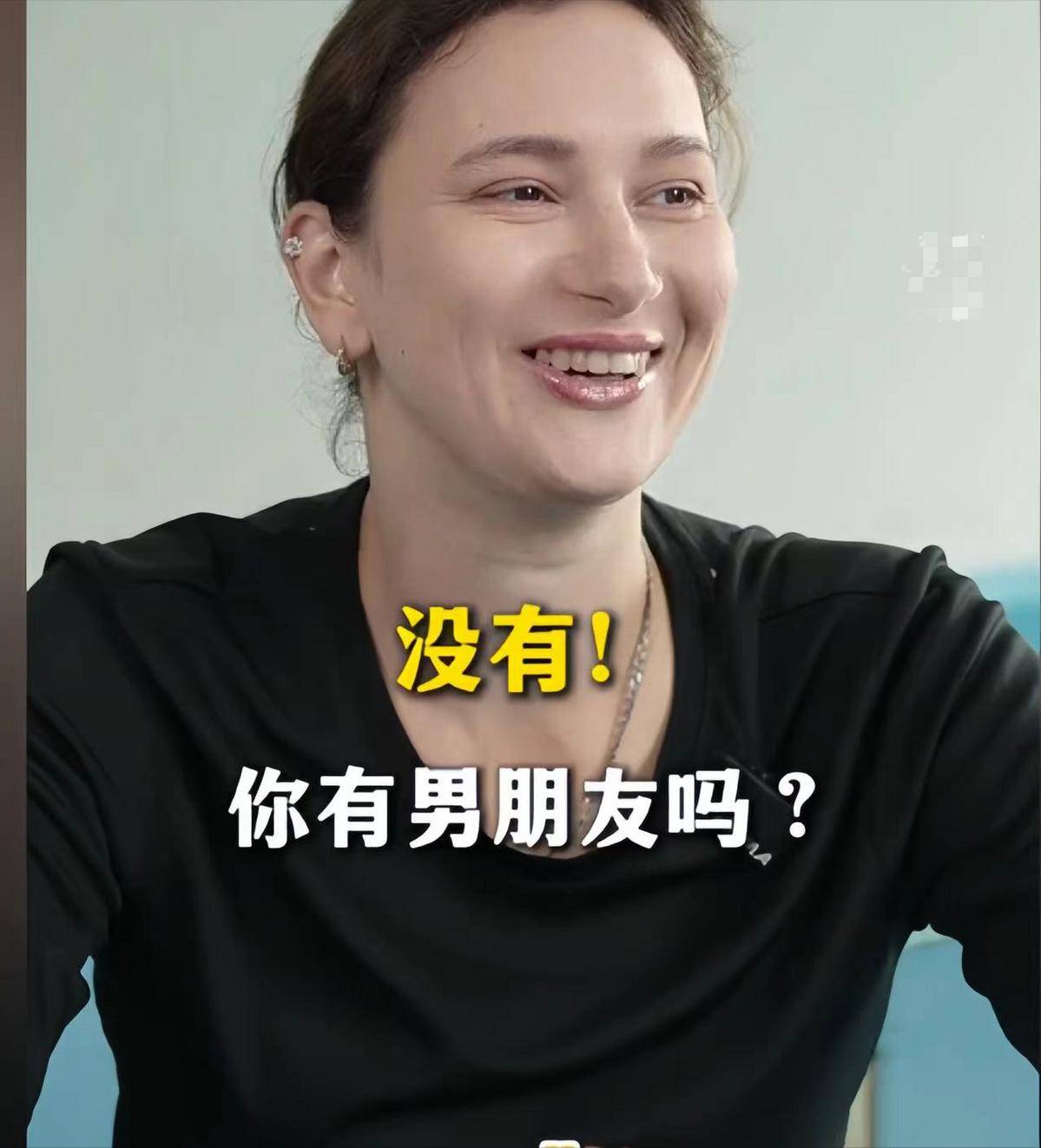 俄罗斯跳水选手高空翻飞获得冠军