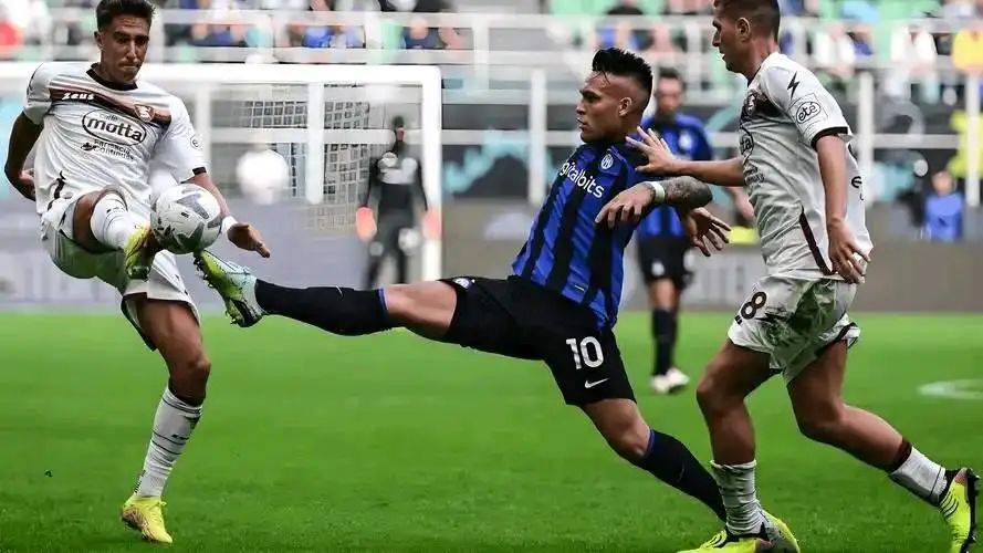 米兰竞技球员合练默契，士气高昂的简单介绍