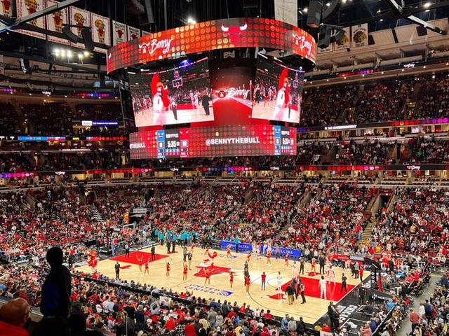 包含凯尔特人抢分占优势，击败小牛保住胜利的词条