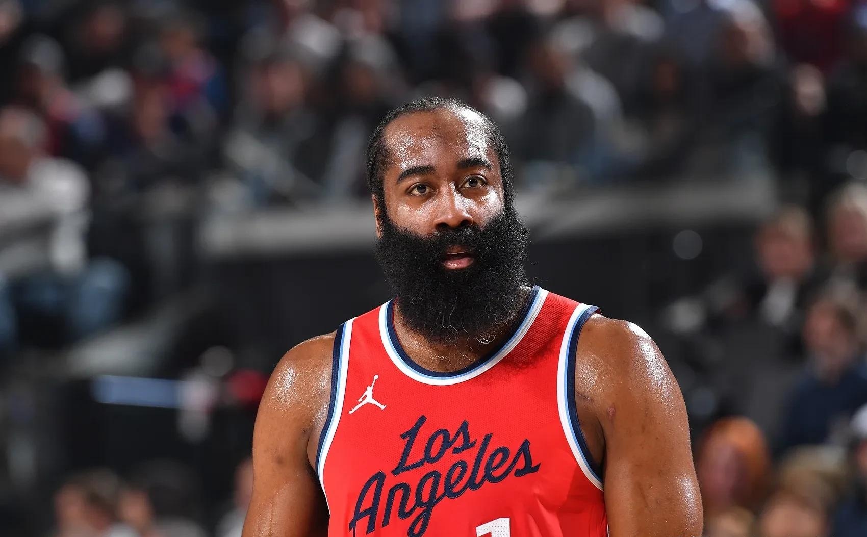 篮网大胜森林狼保持不败