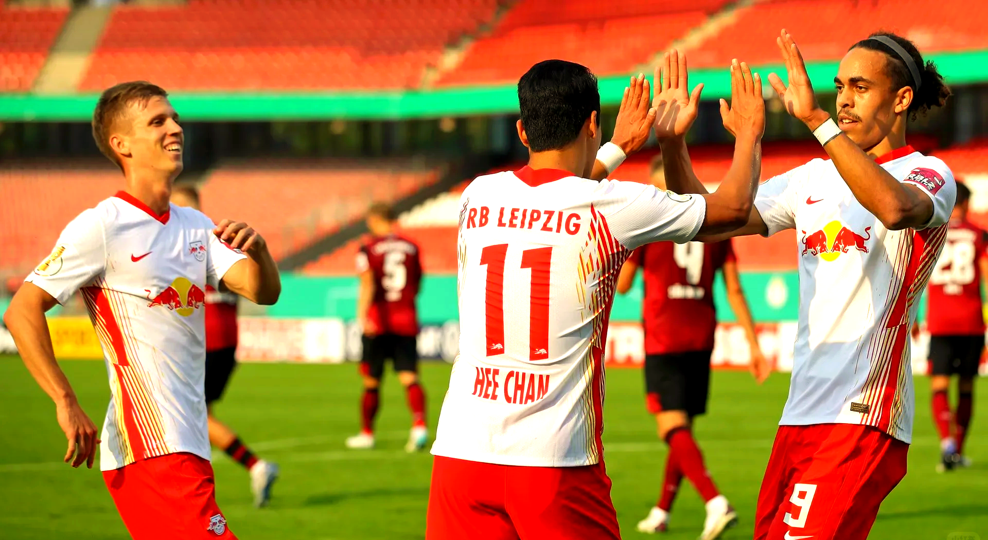 拜仁慕尼黑主场战胜RB莱比锡，夺得德甲联赛冠军