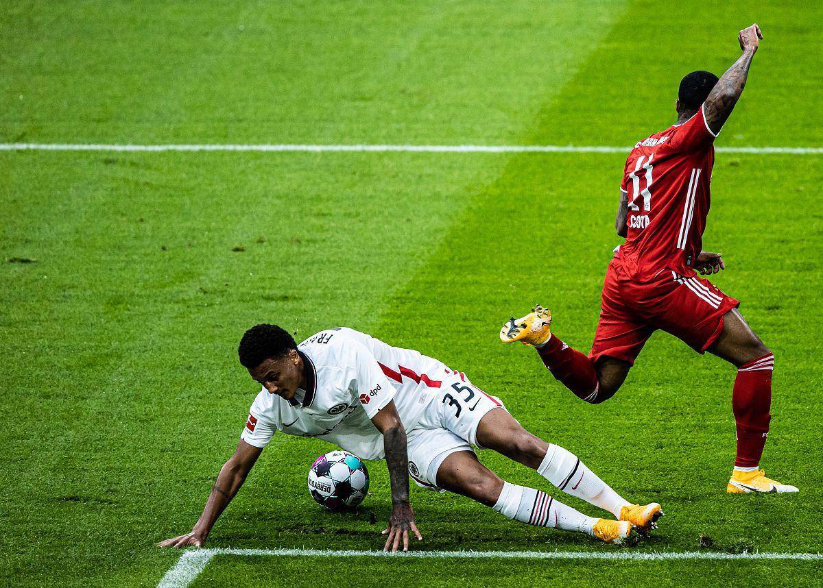 法兰克福客场大战乌尔姆，最终双方握手言和2-2