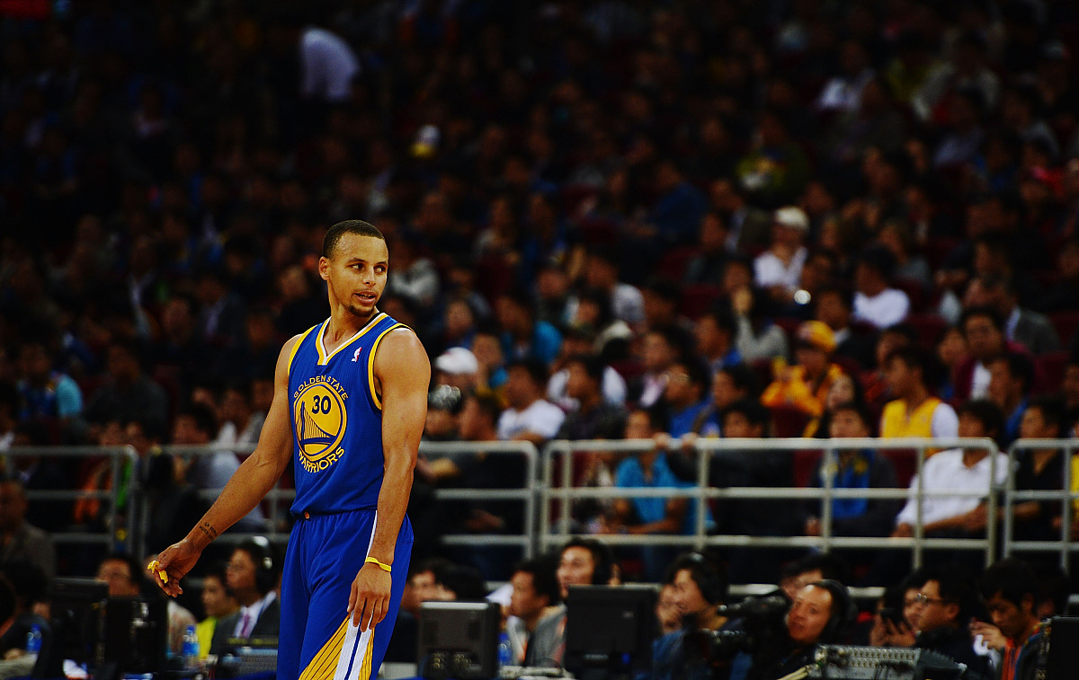 勇士客场击败爵士，库里成为得分王